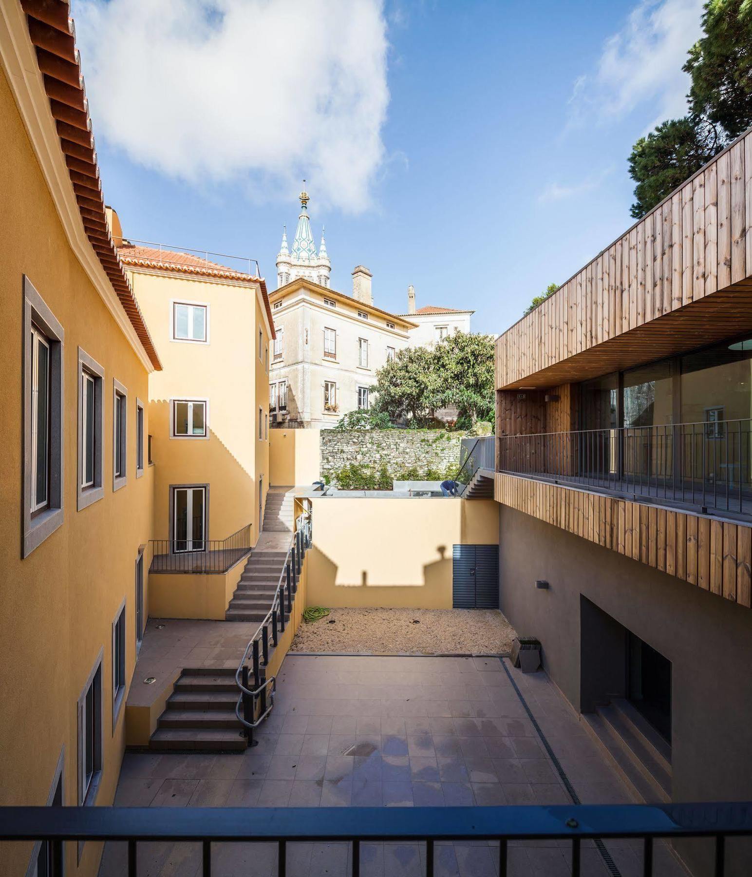 Moon Hill By Joivy Hostel Синтра Екстериор снимка