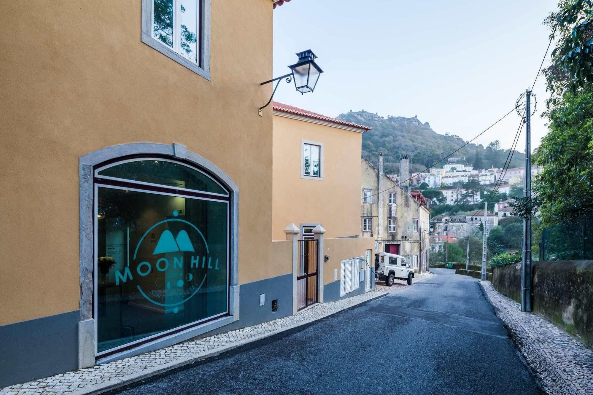 Moon Hill By Joivy Hostel Синтра Екстериор снимка